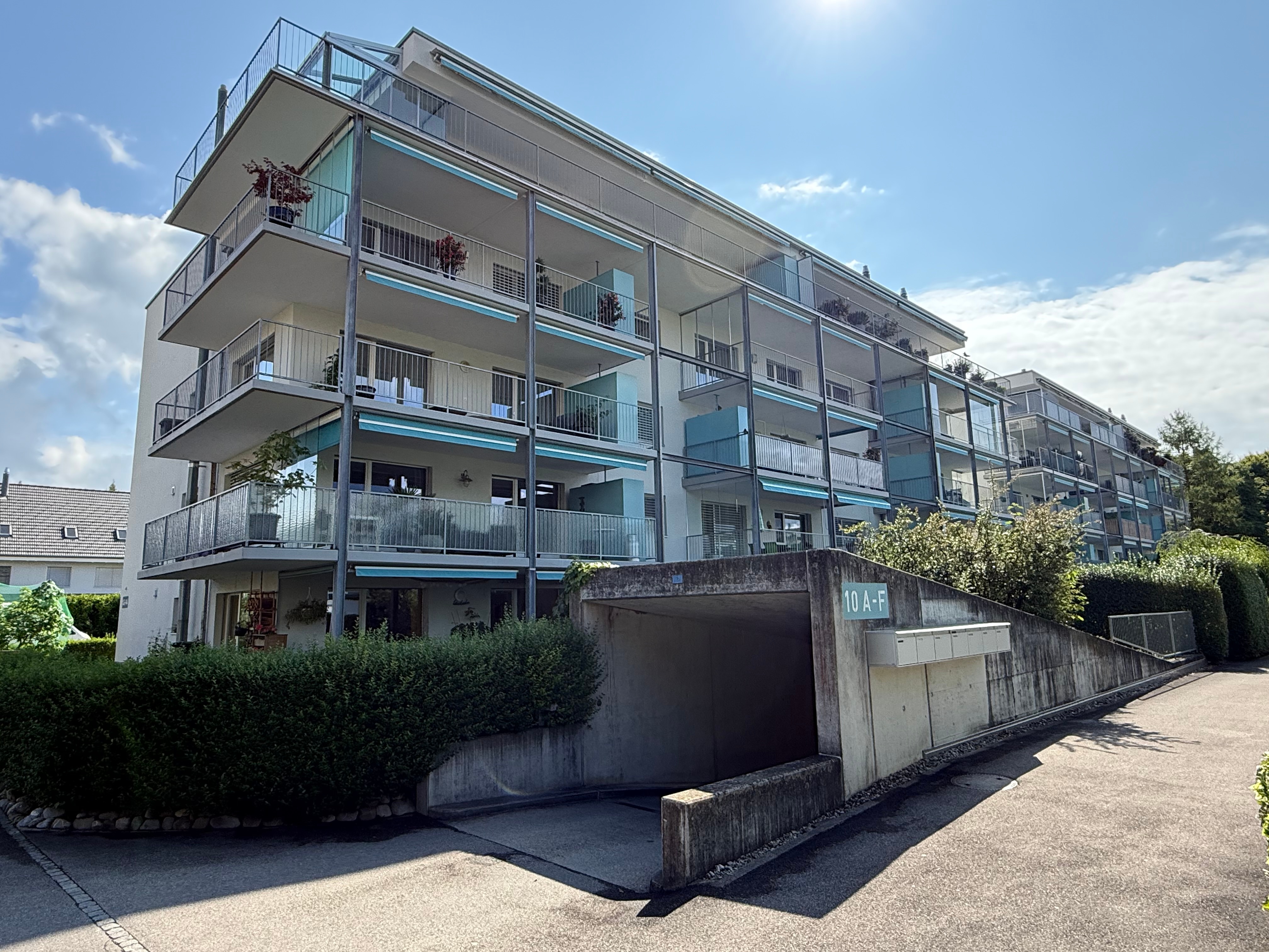 Objekt - Stilvolle 3.5-Zimmer-Wohnung mit Blick auf die Alpen des Berner Oberlands - Ruchti Partner AG Immobilien-Dienstleistungen