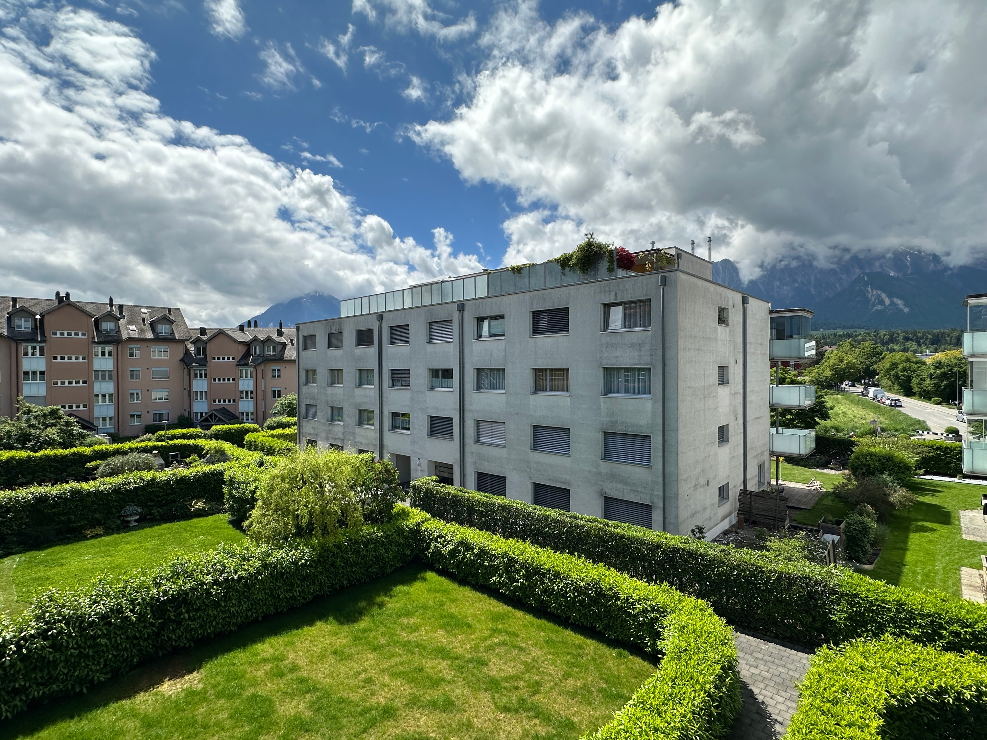 Objekt - Stilvolle 3-Zimmer-Wohnung mit Blick ins Grüne - Ruchti Partner AG Immobilien-Dienstleistungen