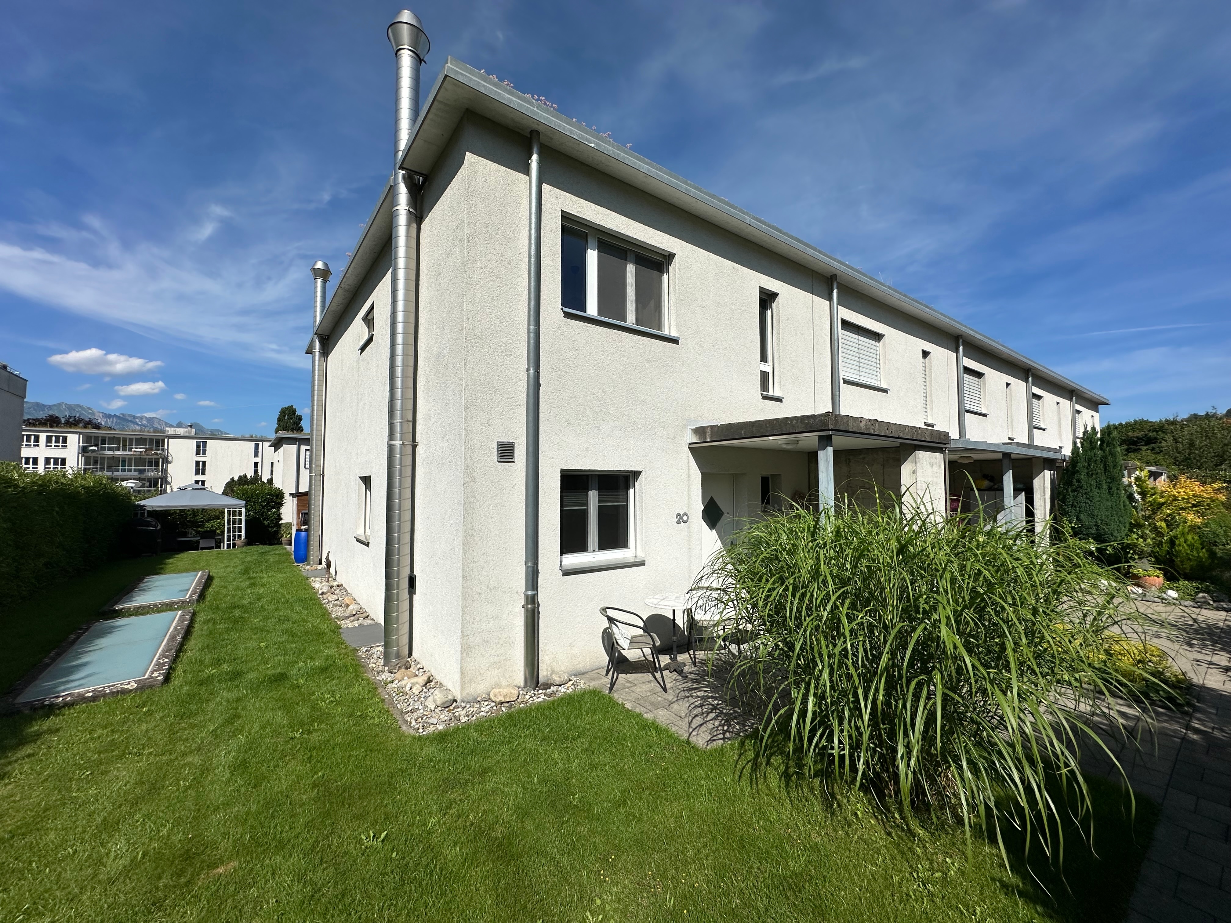 Objekt - Hochwertiges 5,5-Zimmer-Reiheneinfamilienhaus an bester Lage im Kern von Steffisburg - Ruchti Partner AG Immobilien-Dienstleistungen