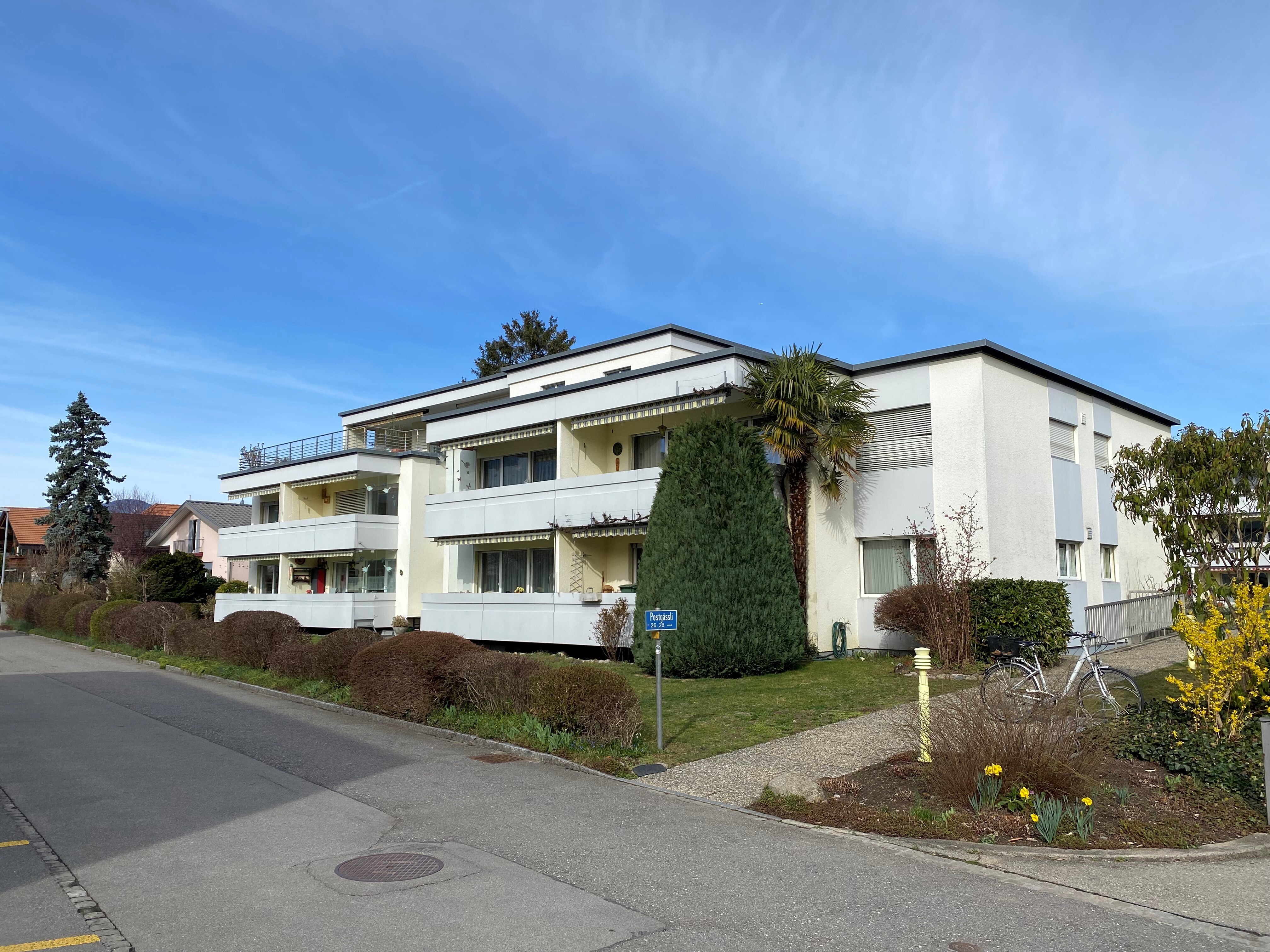 Objekt - Stadtnahe 4.5-Zimmer-Wohnung mit Sicht auf die Bergketten des Berner Oberlands - Ruchti Partner AG Immobilien-Dienstleistungen