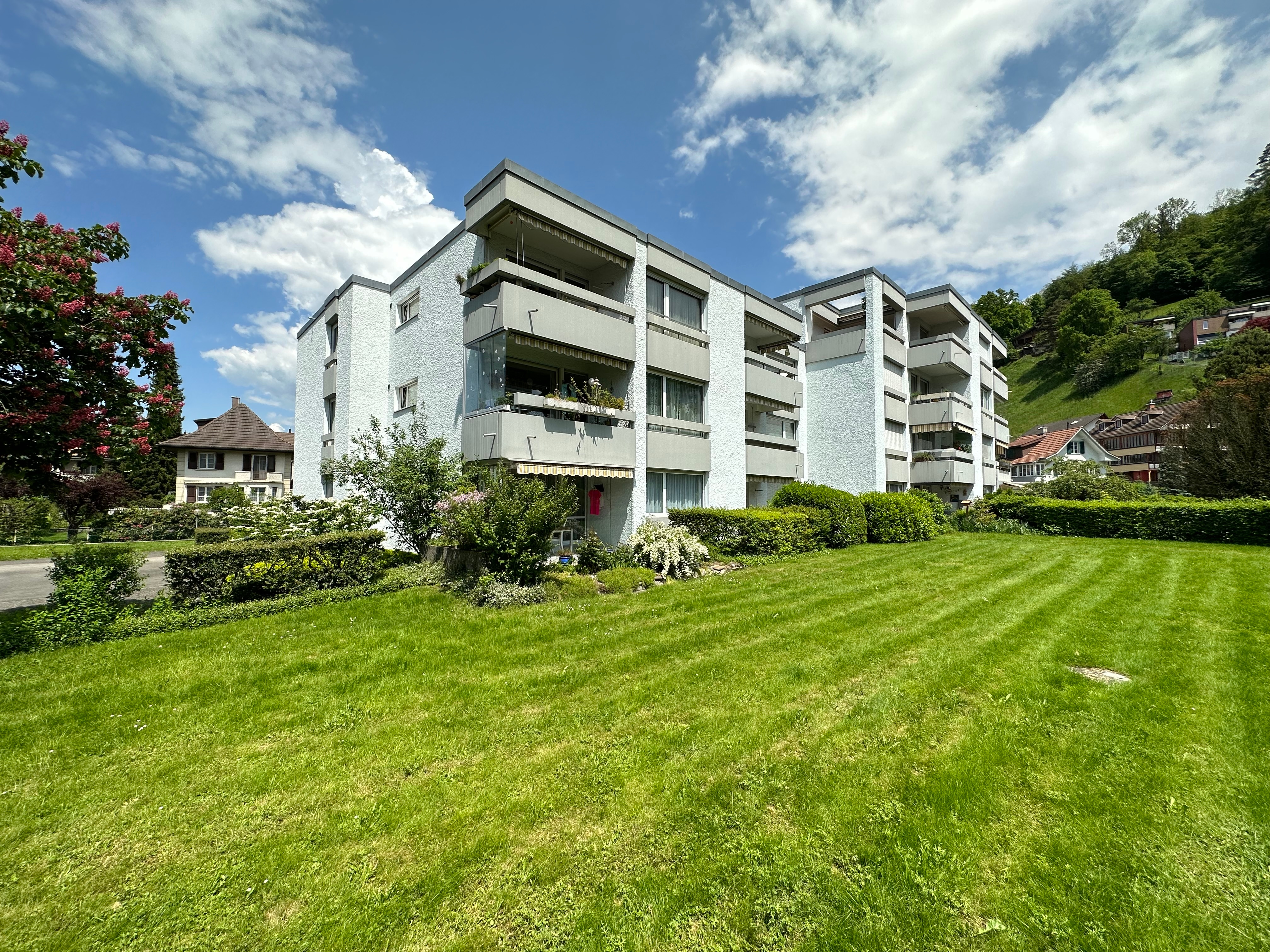 Objekt - Zentral gelegene 3,5-Zimmer-Wohnung mit Weitblick - Ruchti Partner AG Immobilien-Dienstleistungen